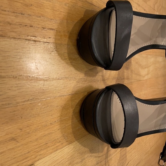 Forever 21 black heeled wedges - Picture 3 of 6